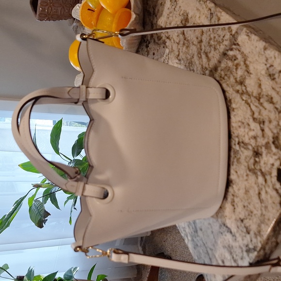 Nanette Lepore Carmella Smooth Convertable Satchel in White Lyst Scalloped White - Picture 2 of 9